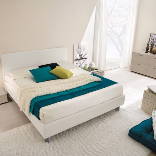 Picture of Classic King Size Bed